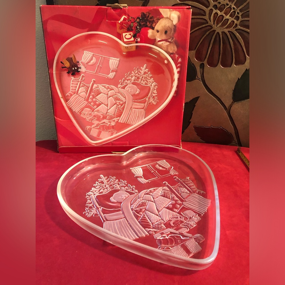 MIKASA CRYSTAL HEART SHAPED SERVING TRAY